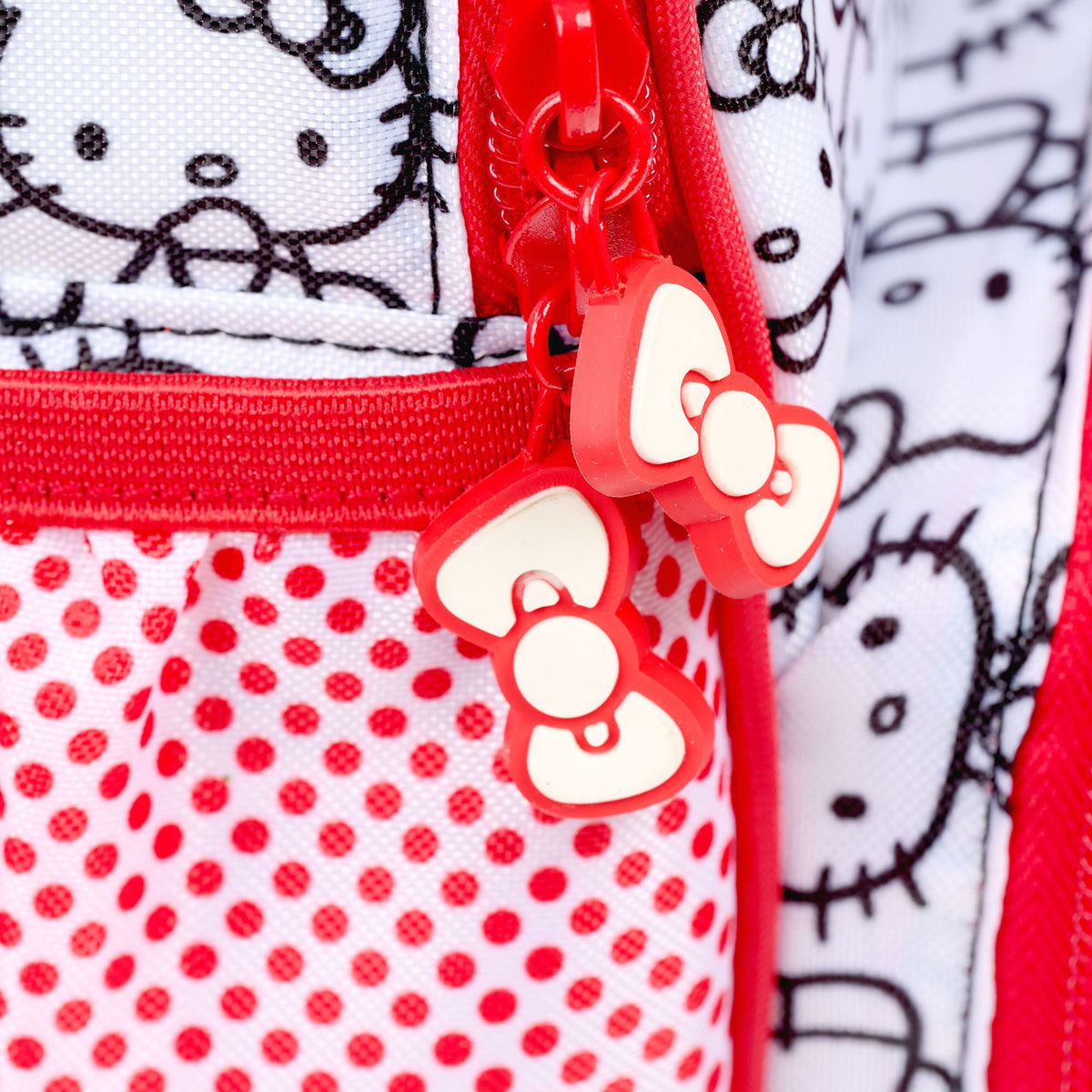 hello-kitty-classic-backpack-cooler-p1 00027925-Z.jpg