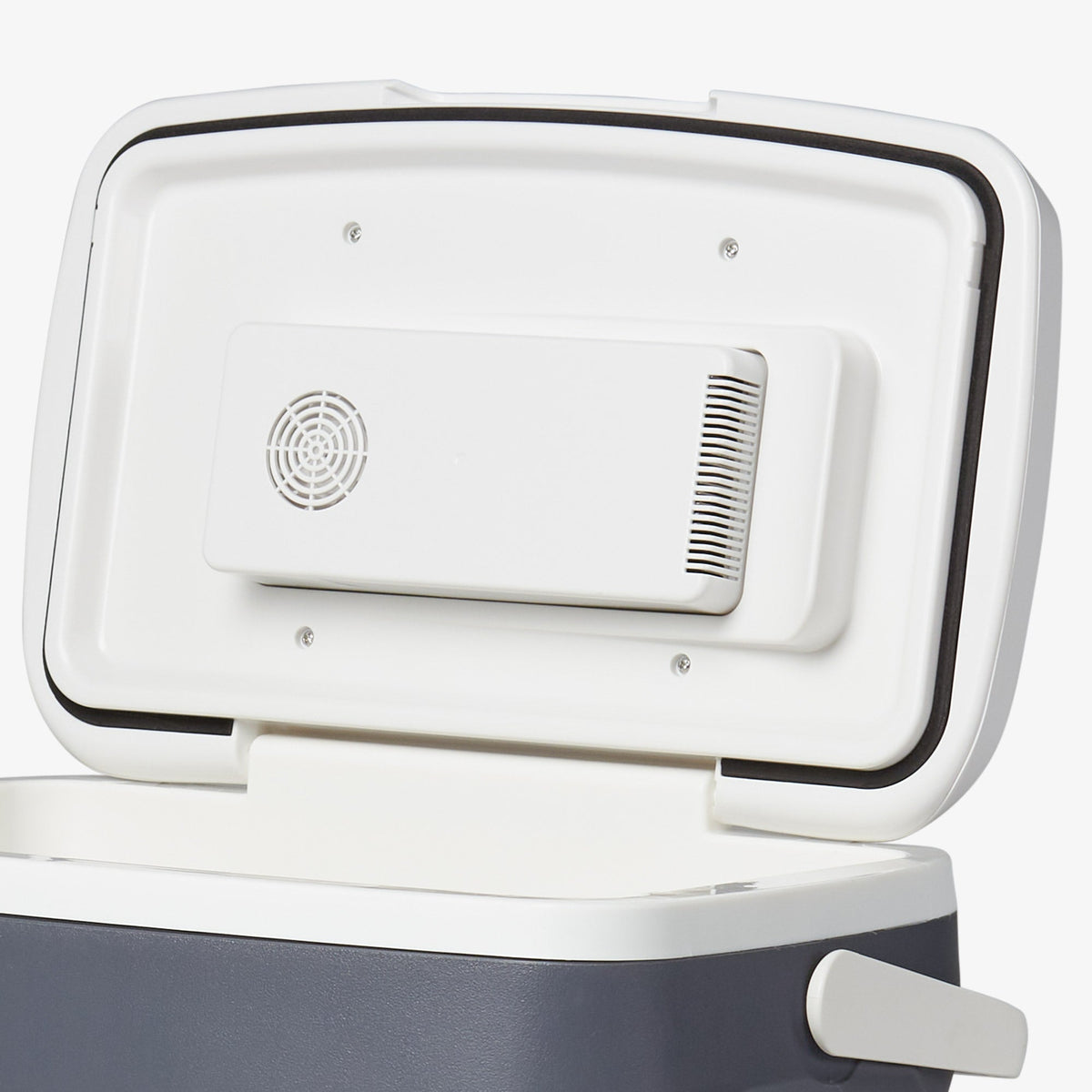 versatemptm-28-qt-portable-electric-cooler-b8 00040390_7.jpg