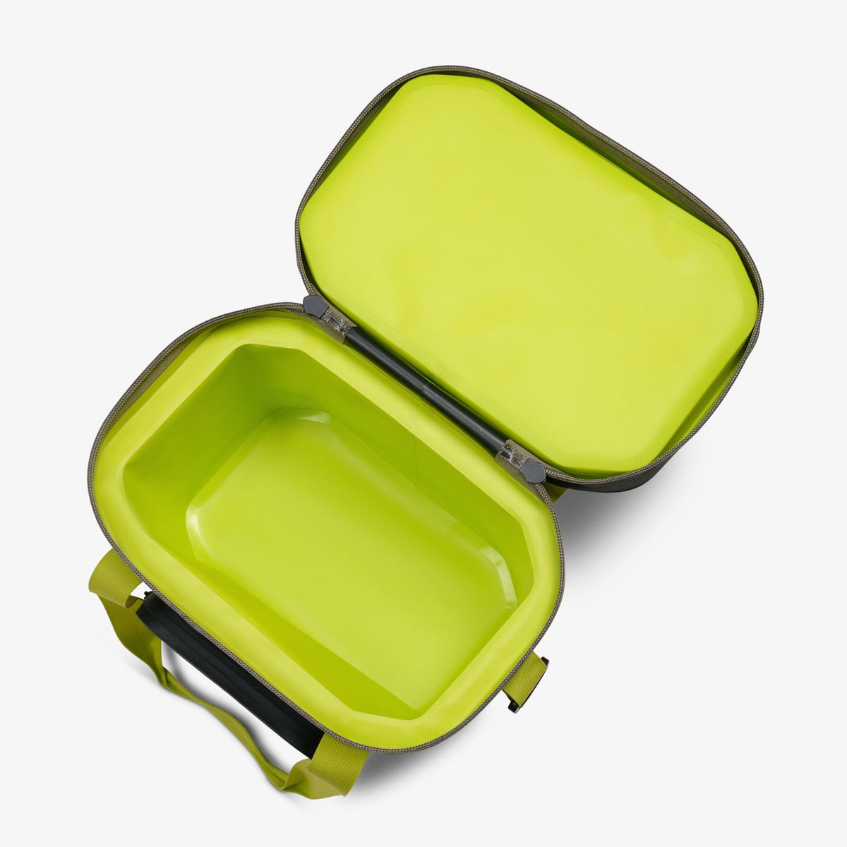 trailmate-18-can-cooler-bag-e9 00066772-O2.jpg